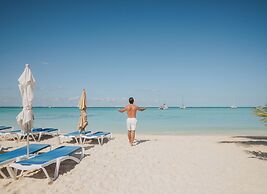 Ixchel Beach Hotel