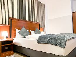 City Hotel West