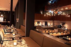 Park Inn by Radisson Oslo Airport Hotel West