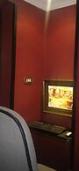 Gondola Hotel and Suites