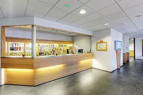 Hotel Cabin