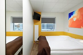 Hotel Cabin
