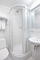 Hotel Cabin