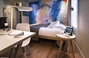 Max Hotel