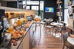 Max Hotel