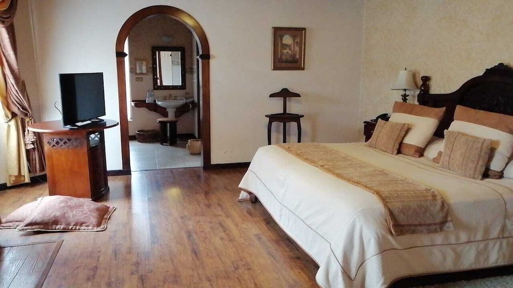 Hotel Rumipamba de las Rosas