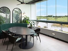 Pullman Magenta Shores Resort