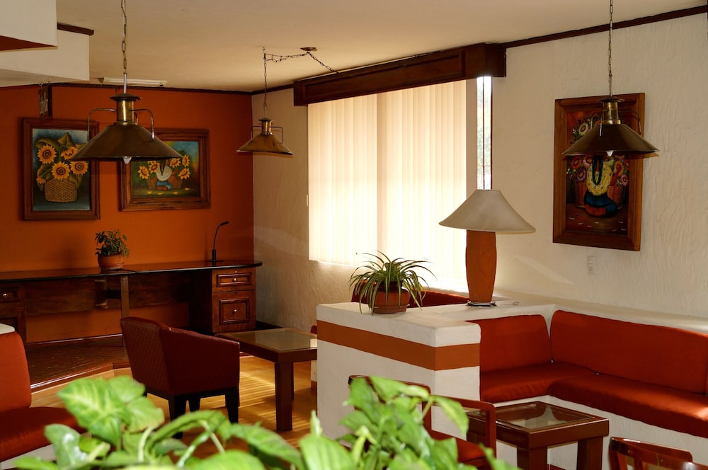 Hotel & Suites Villa del Sol