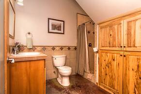 DiamondStone Guest Lodges