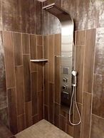 DiamondStone Guest Lodges