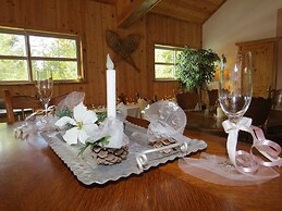 DiamondStone Guest Lodges