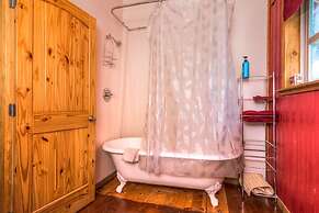 DiamondStone Guest Lodges