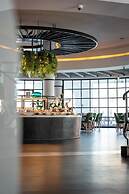 Millennium Lakeview Hotel