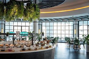 Millennium Lakeview Hotel