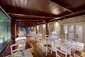 Majestic City Retreat Hotel