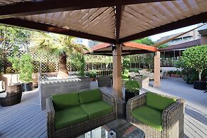 Majestic City Retreat Hotel