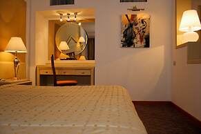 Aro Palace Hotel