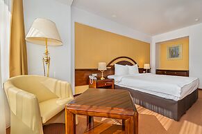 Aro Palace Hotel