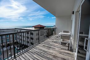 Barefoot Beach Club