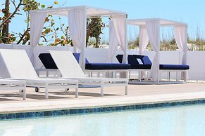 Barefoot Beach Club