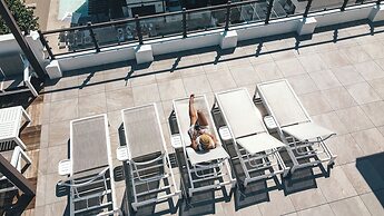 Barefoot Beach Club