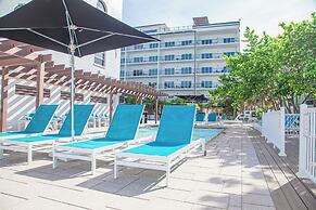 Barefoot Beach Club