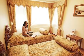 Mango Hotel