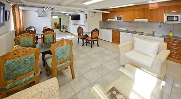 Mango Hotel