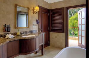 Fairmont Mount Kenya Safari