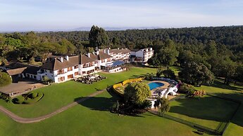 Fairmont Mount Kenya Safari