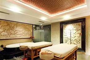Grand Balisani Suites Hotel