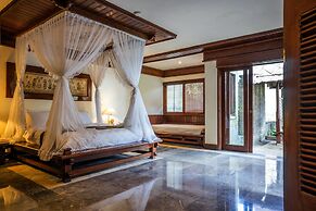 Grand Balisani Suites Hotel