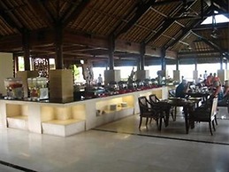 Grand Balisani Suites Hotel