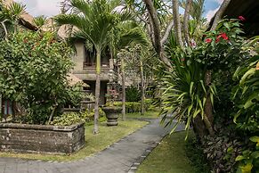 Grand Balisani Suites Hotel