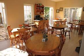 Mountain Manor Guest House & Executive Suites