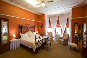 Mountain Manor Guest House & Executive Suites
