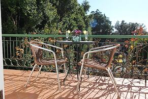 Mountain Manor Guest House & Executive Suites