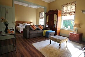 Mountain Manor Guest House & Executive Suites