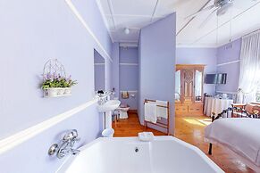 Mountain Manor Guest House & Executive Suites