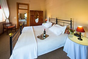 Mountain Manor Guest House & Executive Suites