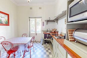 Mountain Manor Guest House & Executive Suites