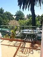 Mountain Manor Guest House & Executive Suites