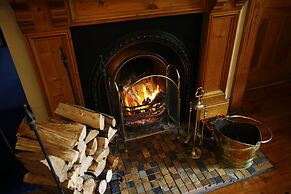 Mountain Manor Guest House & Executive Suites