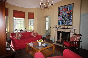 Mountain Manor Guest House & Executive Suites