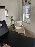 Mountain Manor Guest House & Executive Suites