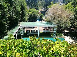 Mountain Manor Guest House & Executive Suites