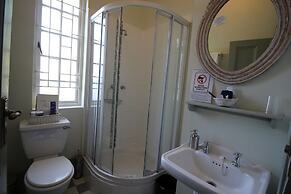 Mountain Manor Guest House & Executive Suites