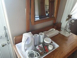 Mountain Manor Guest House & Executive Suites