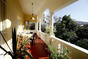 Mountain Manor Guest House & Executive Suites
