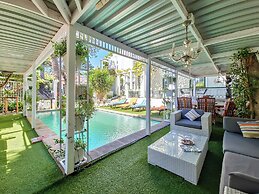 Mountain Manor Guest House & Executive Suites